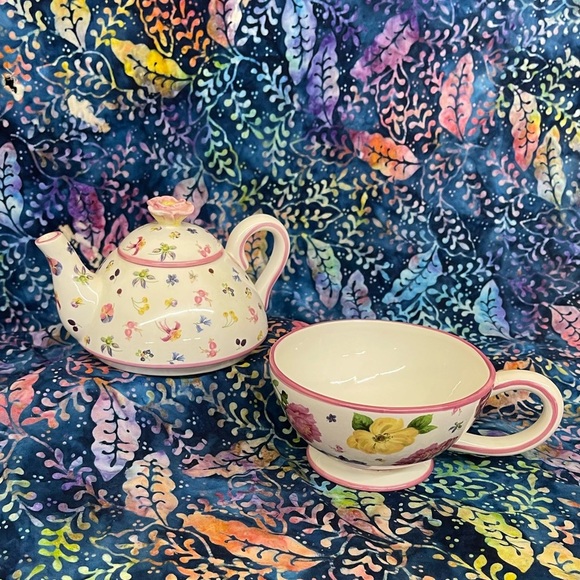 Harry and David Garden "Tea for One" teapot/teacup combo - Picture 2 of 9